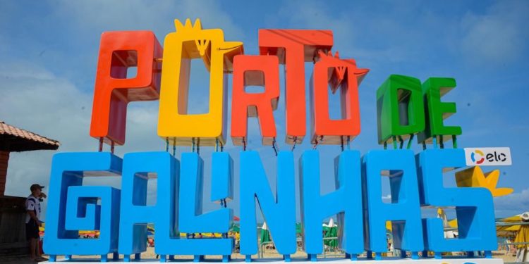 Porto de Galinhas ganha novos letreiros