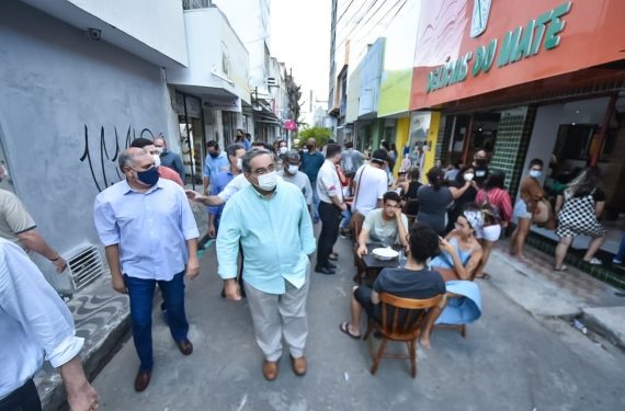 O prefeito de Natal Álvaro Dias, visitou o Centro da Cidade e sugere ampliação dos investimentos da Prefeitura no bairro