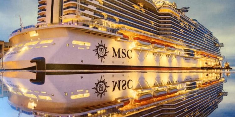 O navio MSC Seaside atracou hoje no porto de Santos pela primeira vez