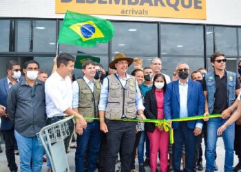 Ministro do Turismo Gilson Machado Neto também passou por Barreirinhas MA