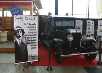 A exposição sobre a vida e obra de Alberto Santos Dumont, que acontece em Guarujá SP, termina no próximo dia 31