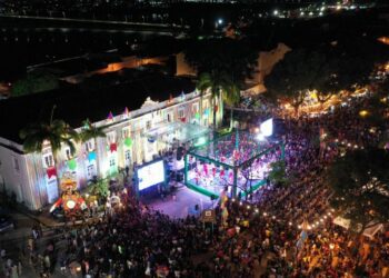 “Arraial na Prefs” é sucesso na primeira noite de festa em frente à Prefeitura de São Luís MA