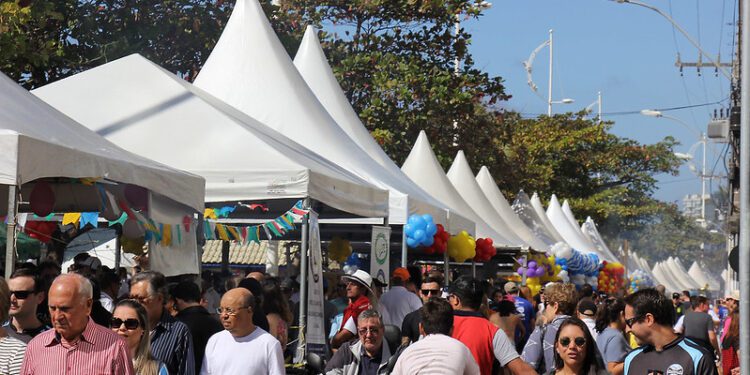Festa dos Amigos será neste sábado na Avenida Atlântica em Balneário Camboriú SC