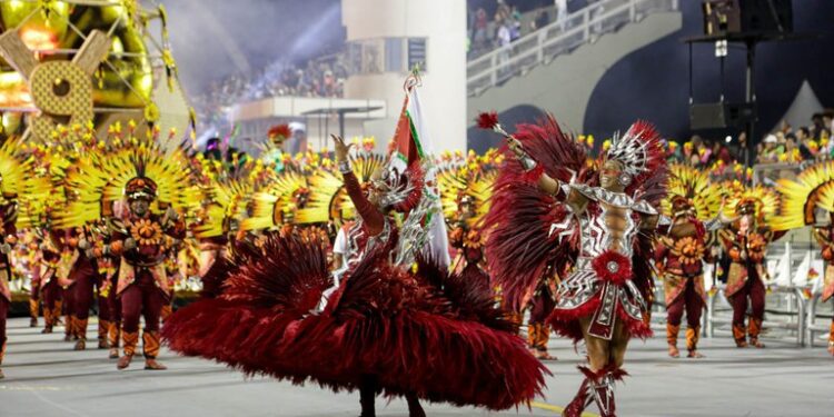 Carnaval 2023 em São Paulo: Ingressos para os desfiles das escolas de samba já estão à venda