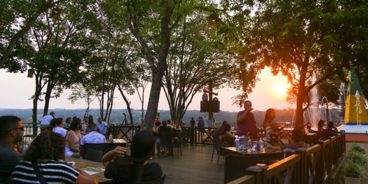 Turismo abre nova “frente de trabalho” em Foz do Iguaçu PR