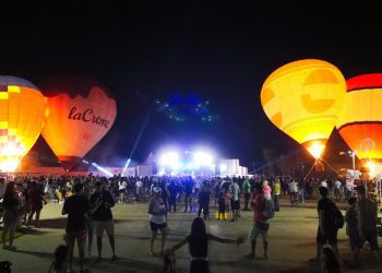 FESTIVAL DE BALONISMO ENCANTOU PÚBLICO COM SHOW DE CORES E MAGIA À BEIRA-MAR EM GUARUJÁ SP