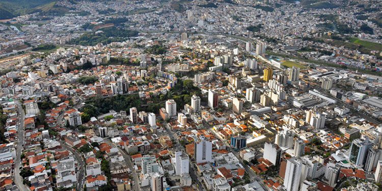 Prefeita Margarida Salomão, sanciona lei que incentiva o turismo em Juiz de Fora MG