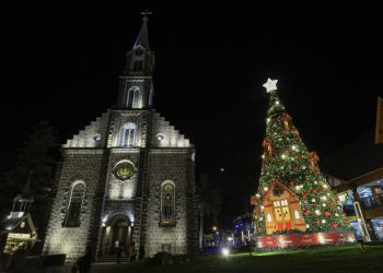 Show de Acendimento”, em frente ao Palácio dos Festivais em Gramado RS, a partir do dia 27 de outubro