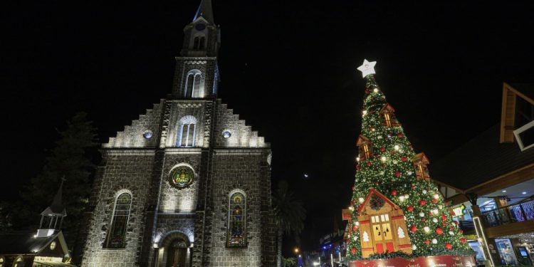 Show de Acendimento”, em frente ao Palácio dos Festivais em Gramado RS, a partir do dia 27 de outubro
