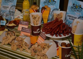 Como é organizado o cardápio da Oktobesfest de Blumenau SC ?
