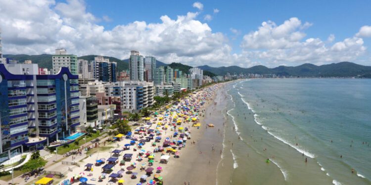 Itapema SC está no ranking das cidades que foram tendência global de 2022 no Airbnb