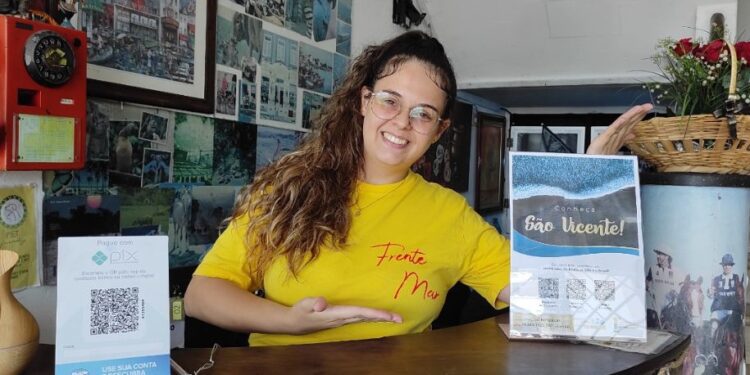Rede hoteleira e atrativos turísticos de São Vicente SP, agora contam QR Codes para informações
