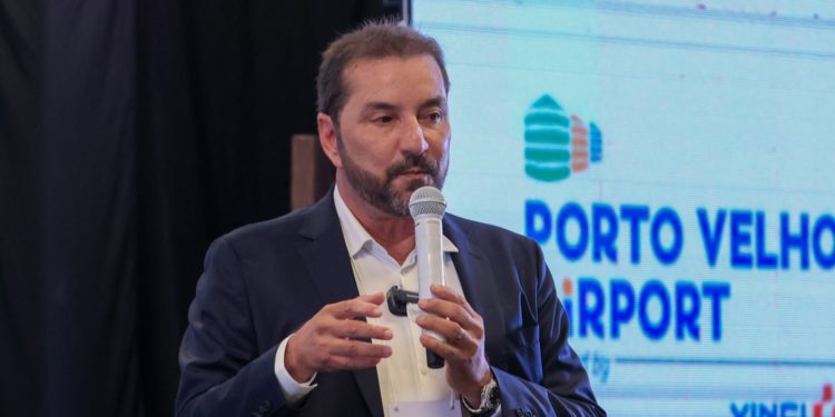 Prefeito Hildon Chaves de Porto Velho, faz apelo à Anac sobre preço das passagens aéreas em Rondônia