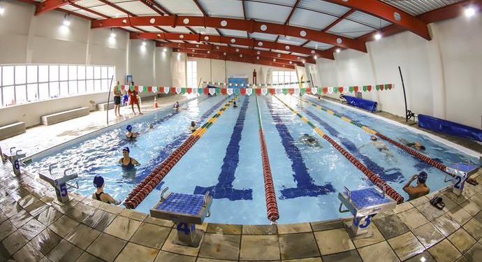 Sábado em Curitiba PR é dia de piscina: veja onde tem vagas para se divertir