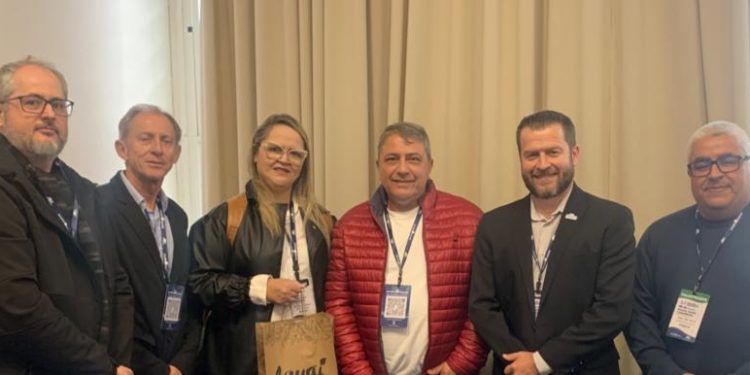 Representantes da Instância de Governança Regional (IGR) Encantos do Sul e Ministério do Turismo se reúnem em Florianópolis SC